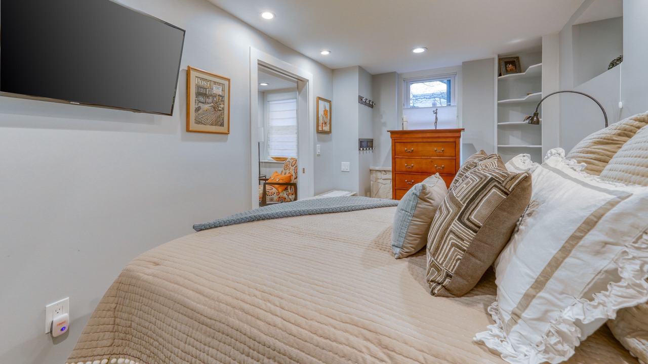 Photo of Bedroom in East Bayside