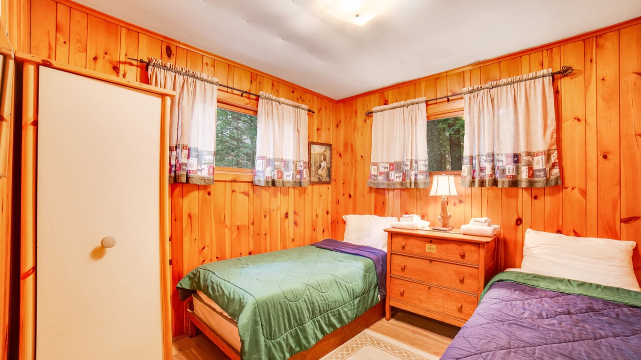 Photo of Bedroom in Chester Shores