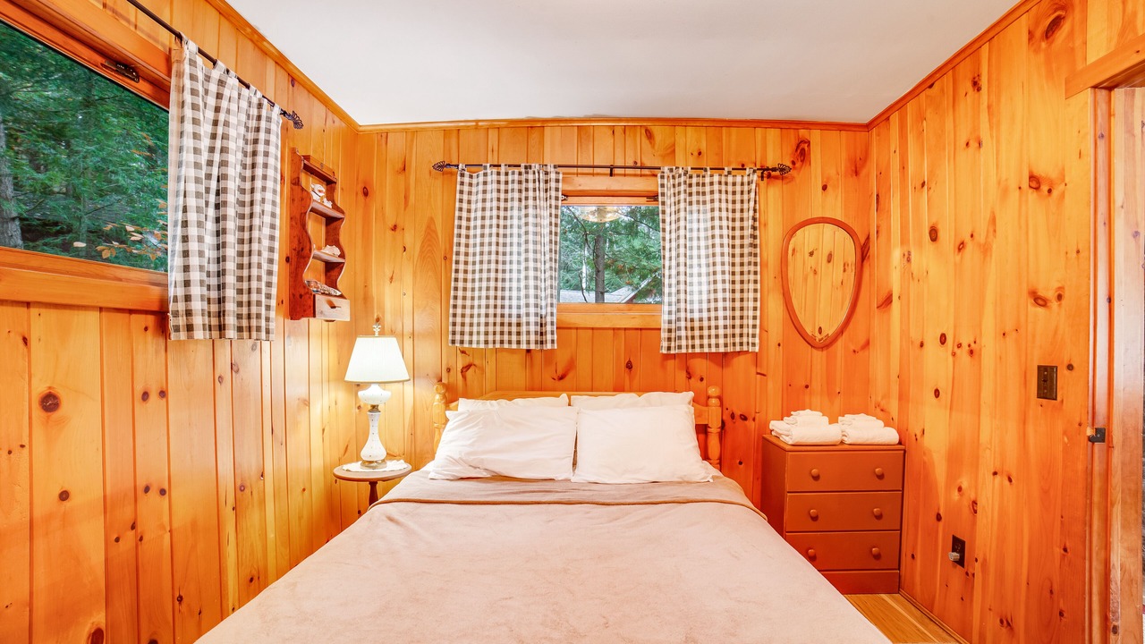 Photo of Bedroom in Chester Shores