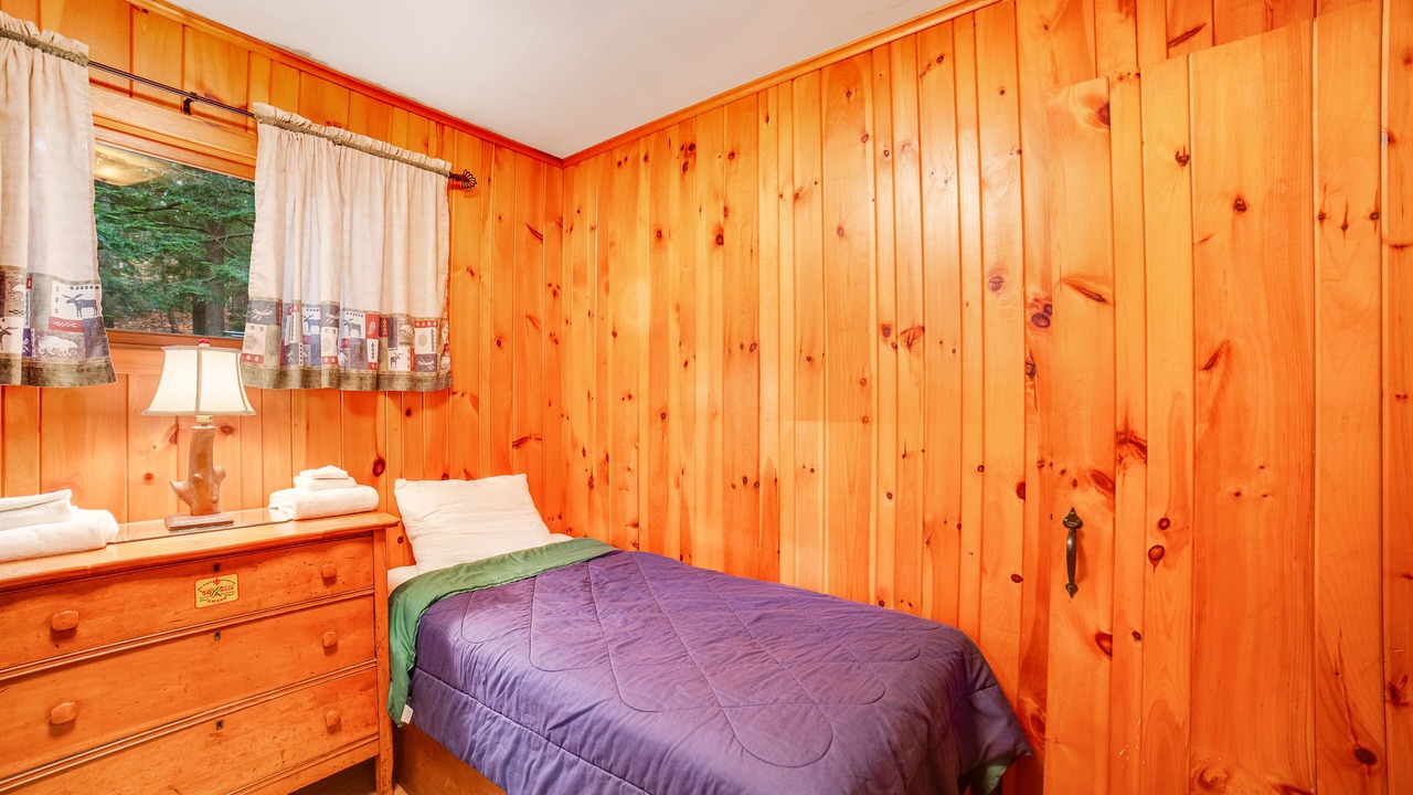 Photo of Bedroom in Chester Shores