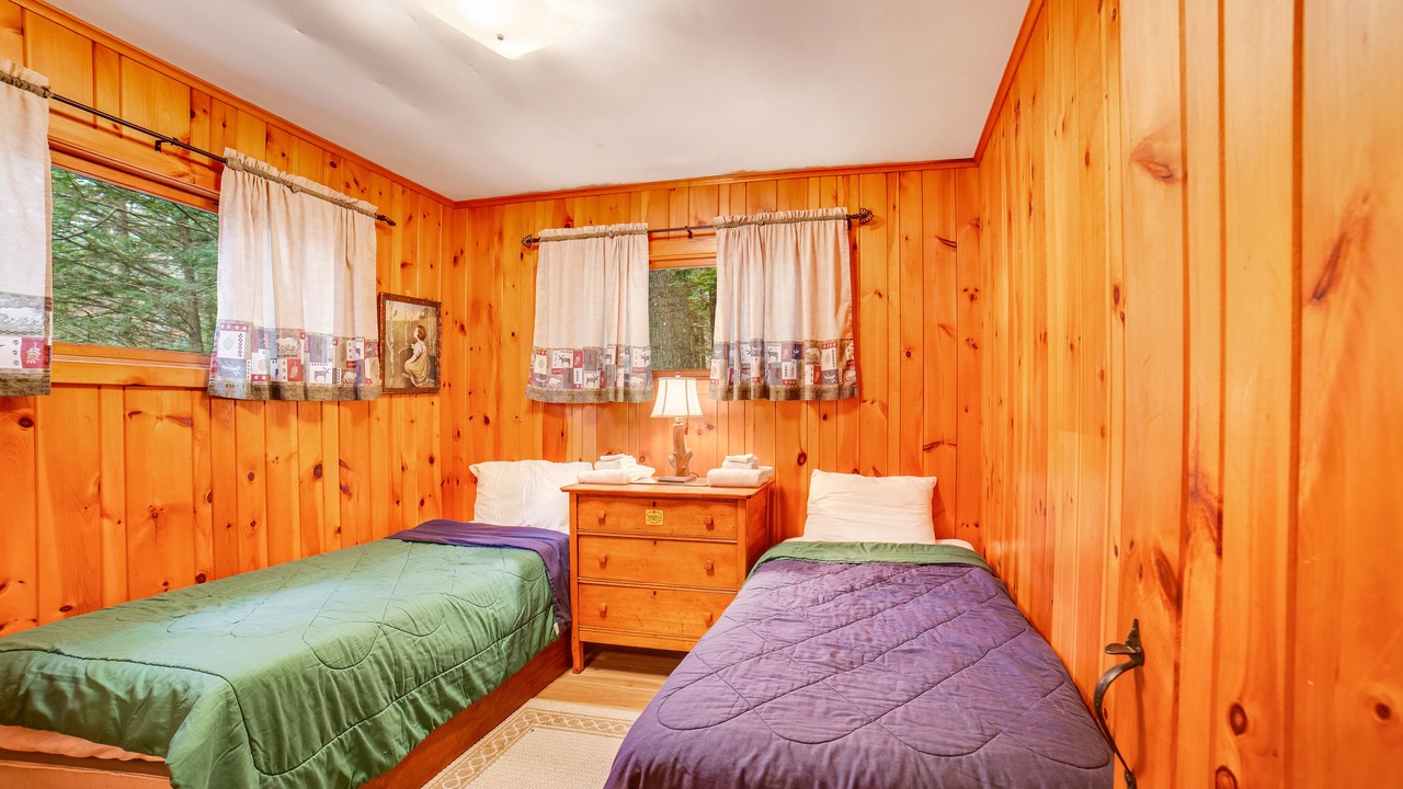 Photo of Bedroom in Chester Shores