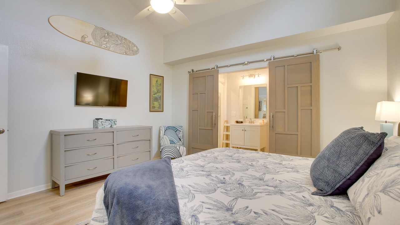 Photo of Bedroom in Pirates Beach