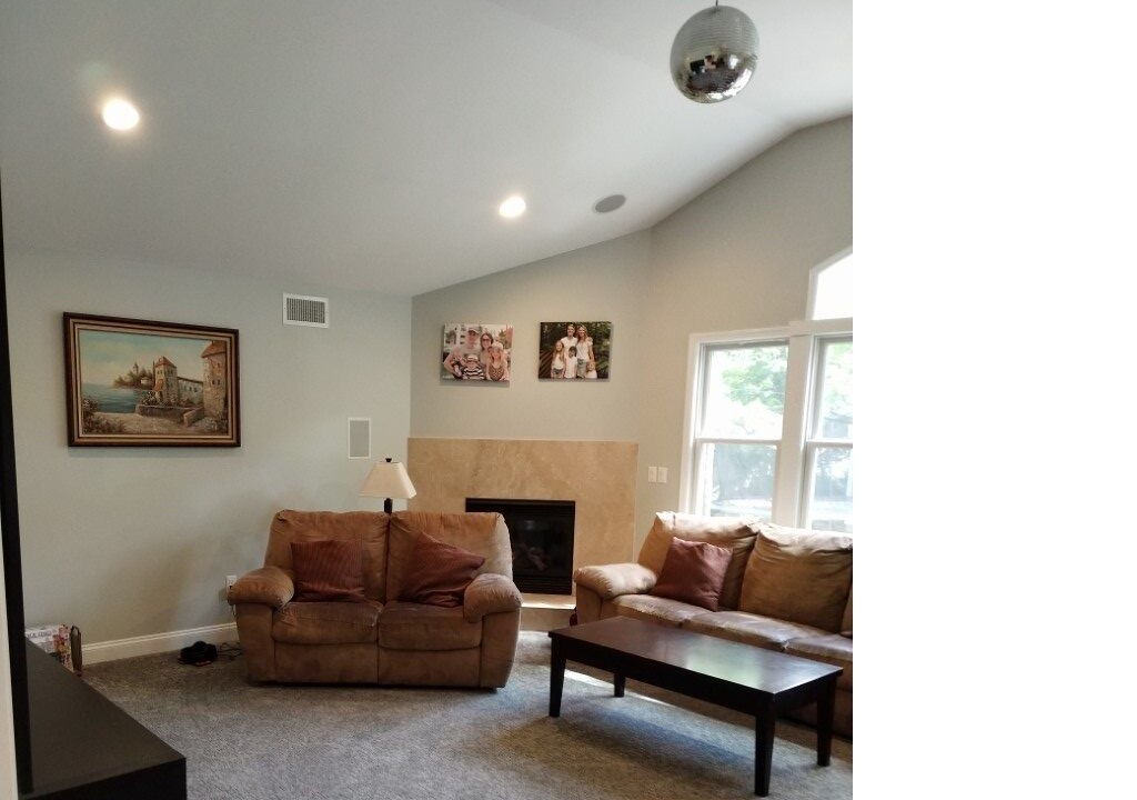 Photo of Livingroom in Teaneck