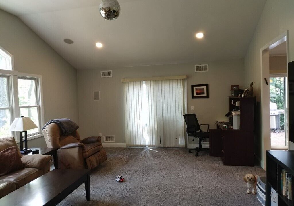 Photo of Livingroom in Teaneck