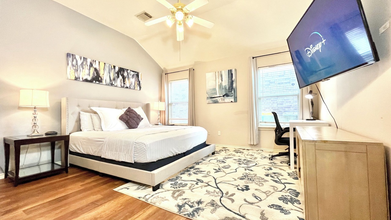 Photo of Bedroom in Baytown