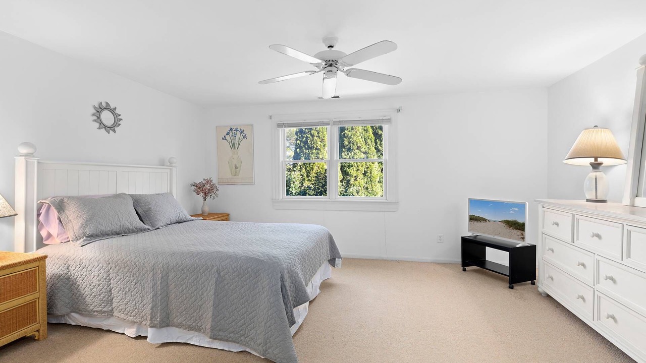 Photo of Bedroom in Village of Southampton