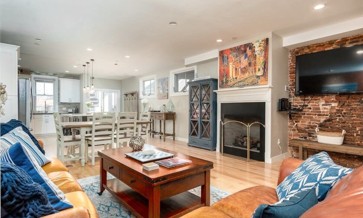 Photo of Livingroom in Newburyport