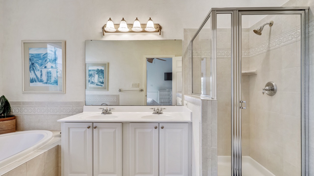 Photo of Bathroom in Sunset Island