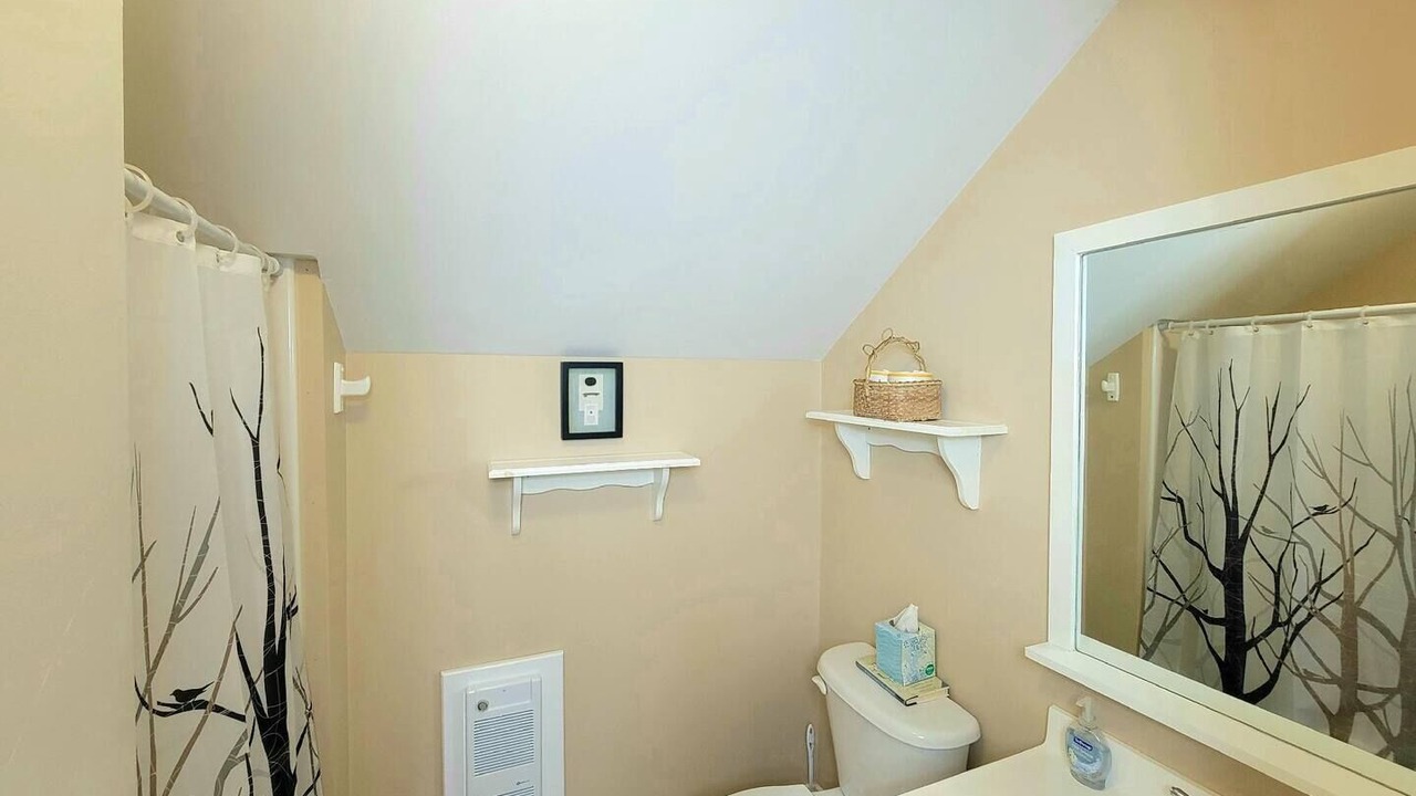 Photo of Bathroom in Warren