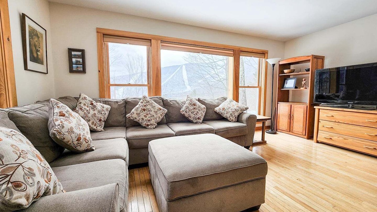 Photo of Livingroom in Warren