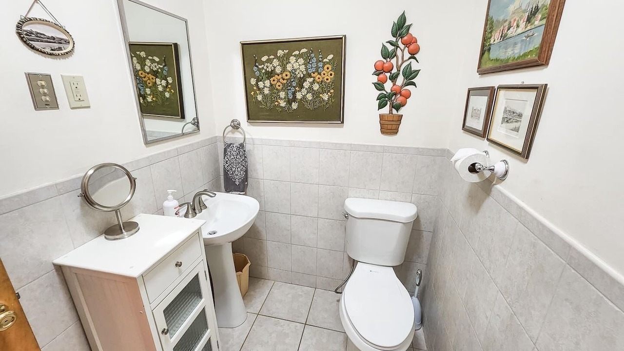 Photo of Bathroom in Warren