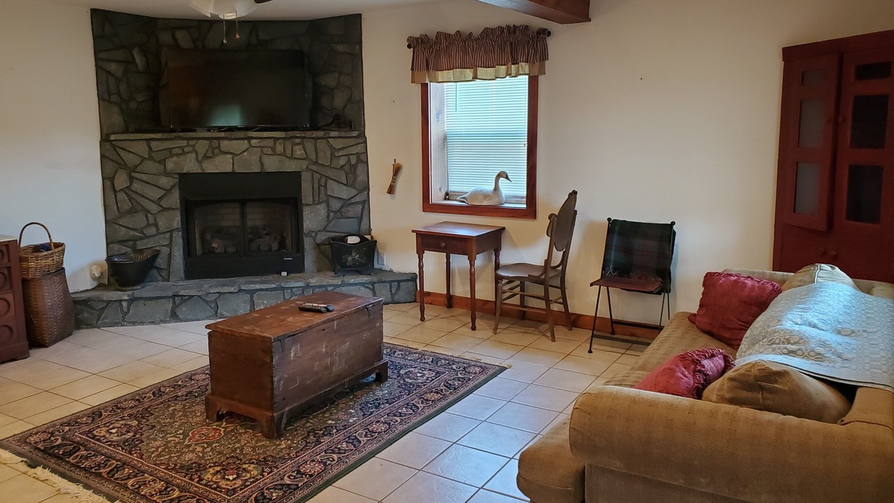 Photo of Livingroom in Glade Spring