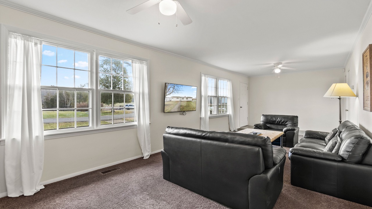 Photo of Livingroom in Keene