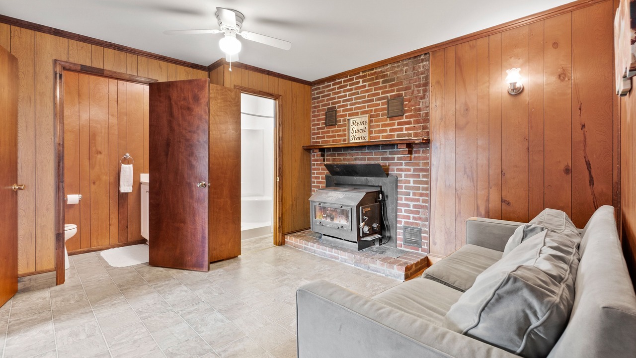 Photo of Livingroom in Keene