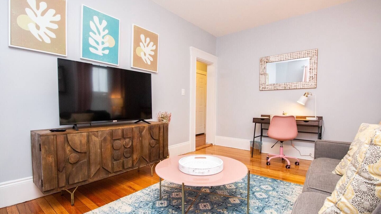 Photo of Livingroom in Aspinwall Hill