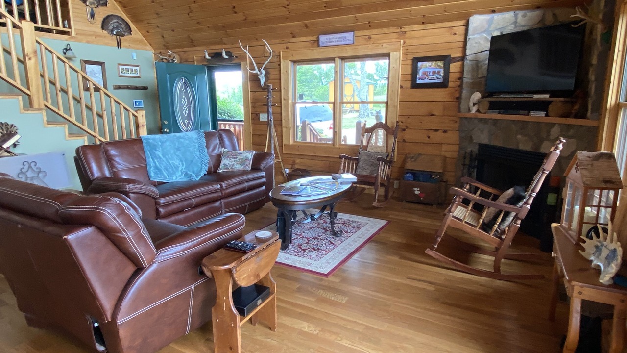 Photo of Livingroom in Mouth of Wilson