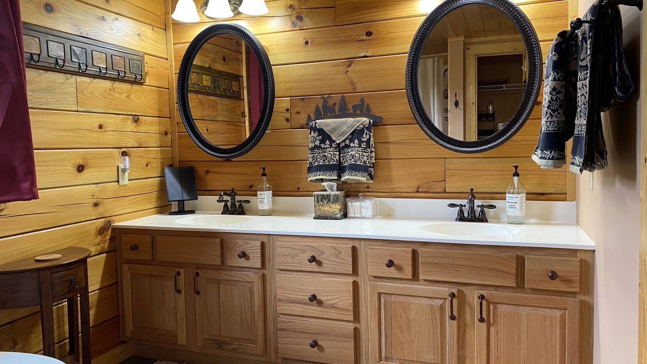 Photo of Bathroom in Mouth of Wilson