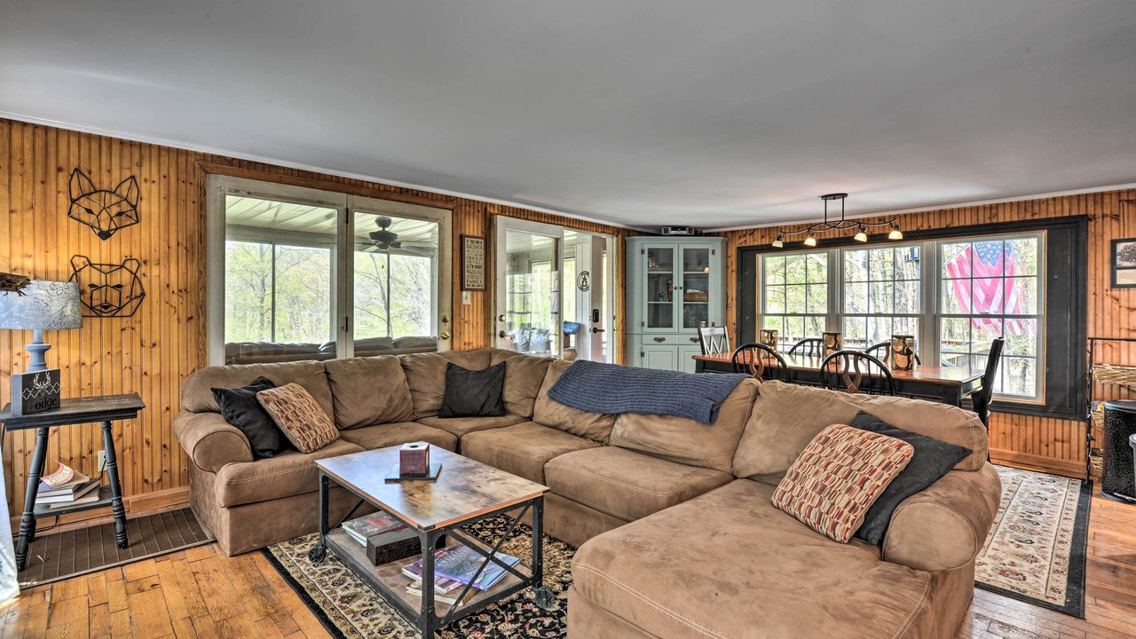 Photo of Livingroom in High View