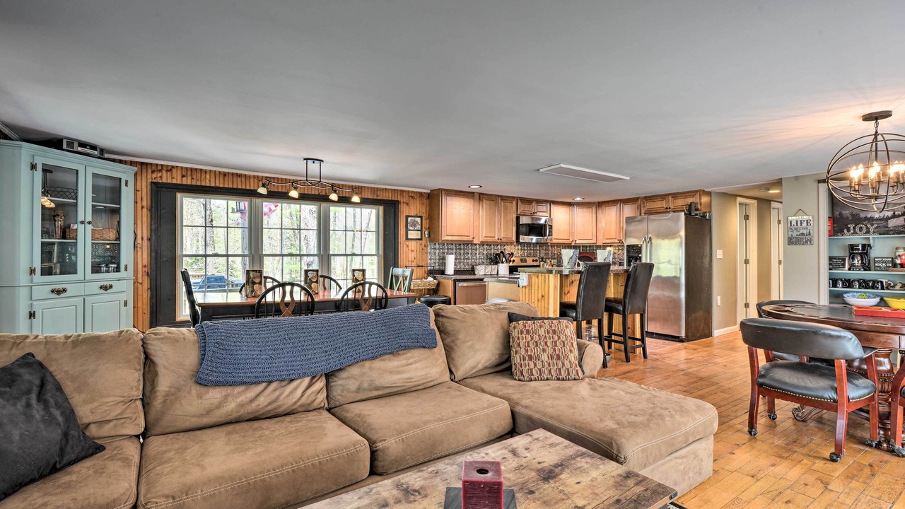 Photo of Livingroom in High View