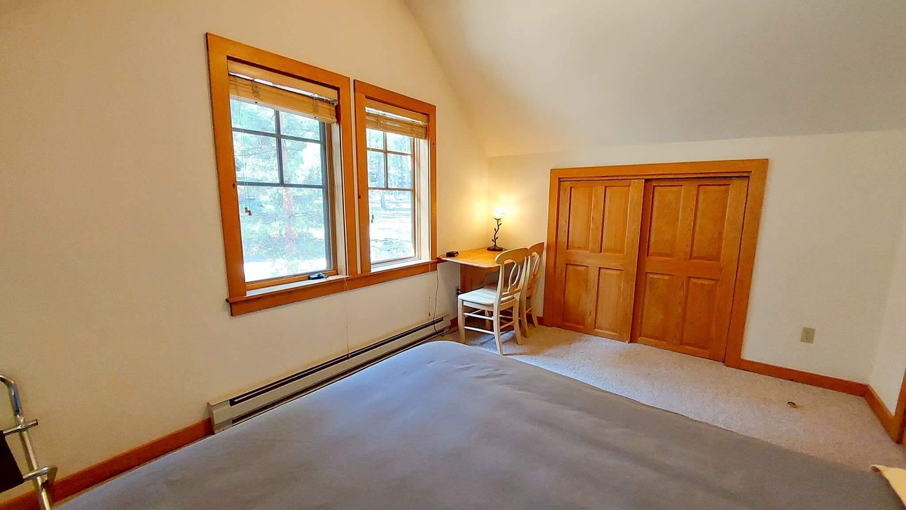 Photo of Bedroom in Mazama