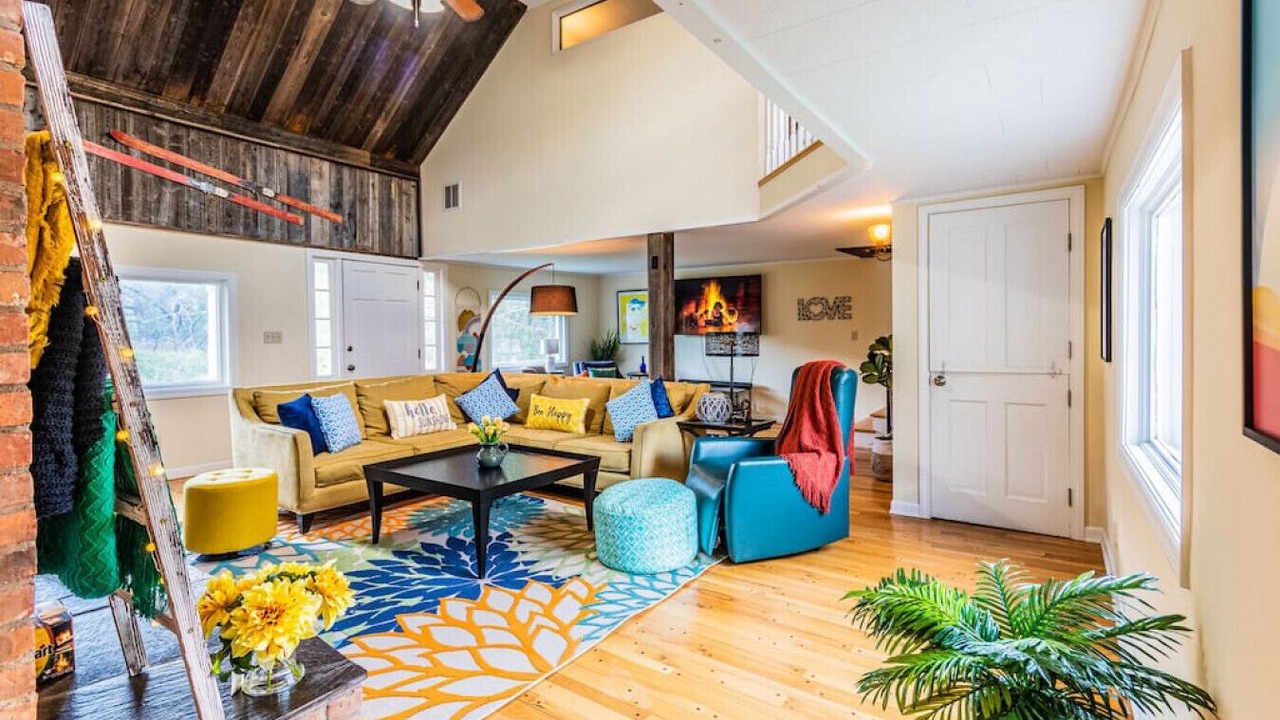 Photo of Livingroom in Eden Mills