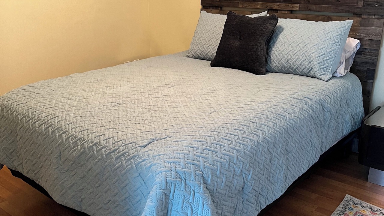 Photo of Bedroom in Crystal Beach