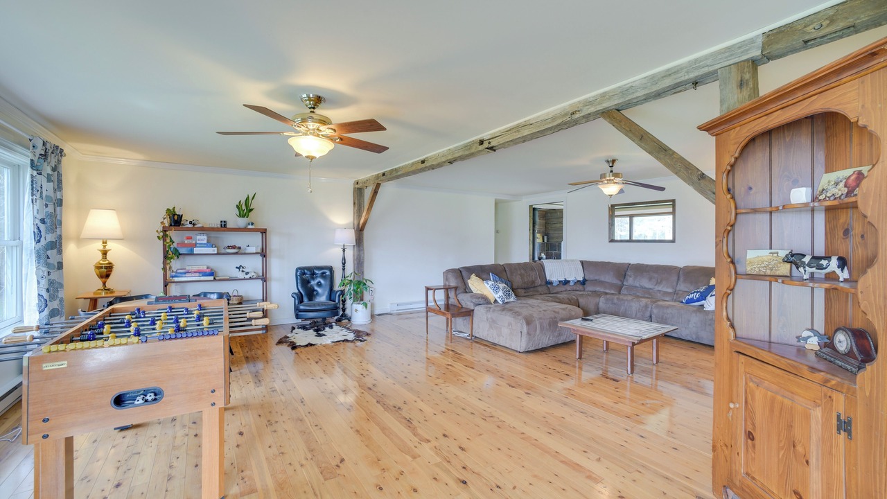 Photo of Livingroom in Burlington Flats