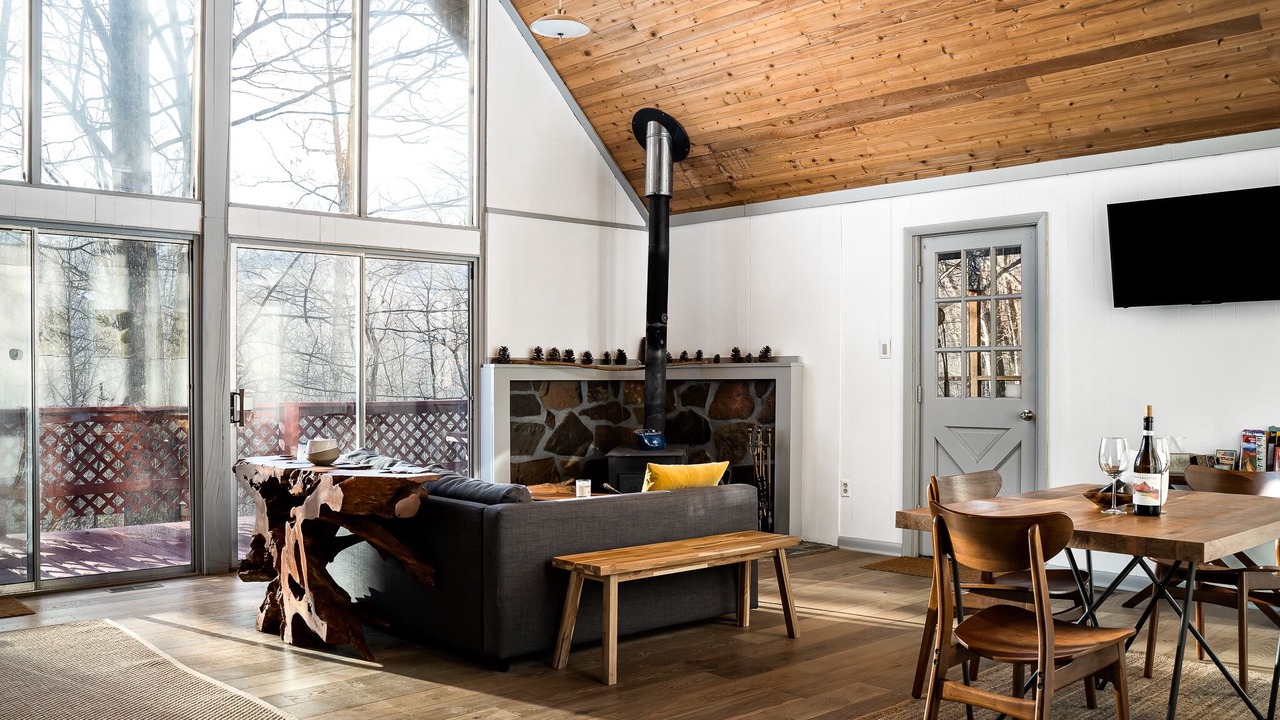 Photo of Livingroom in Lost River