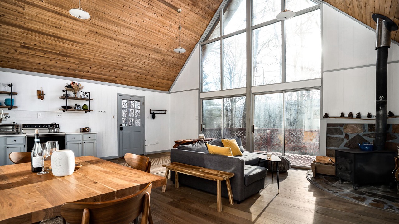 Photo of Livingroom in Lost River