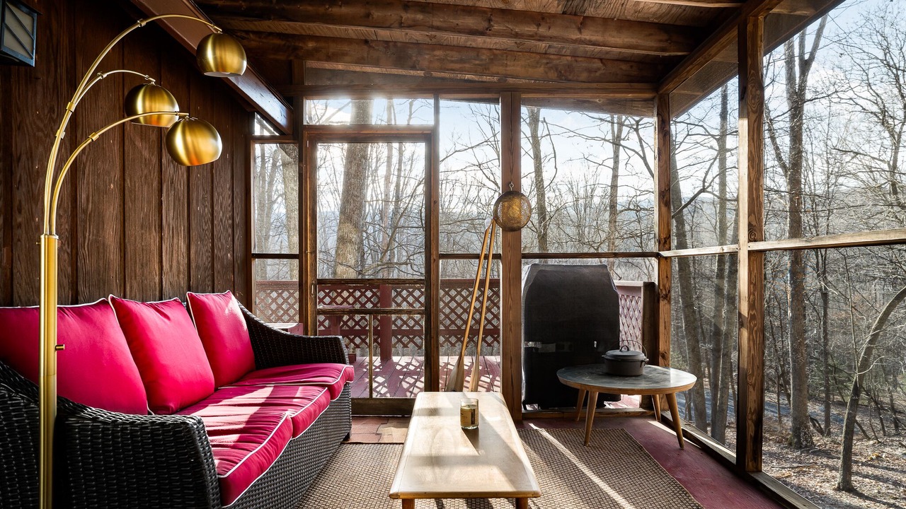 Photo of Livingroom in Lost River