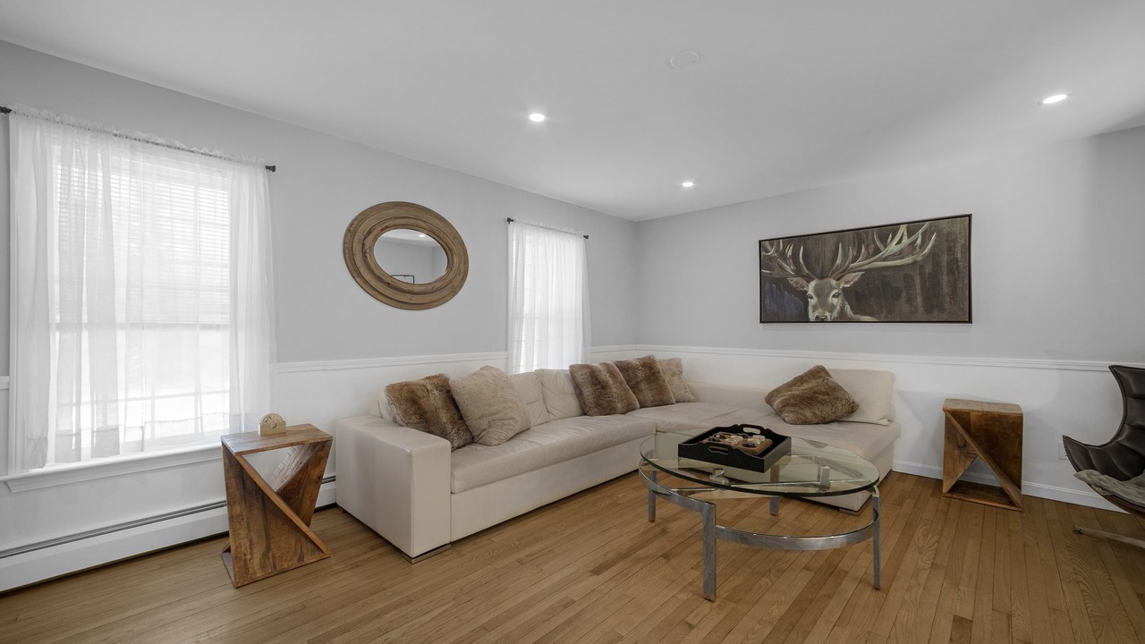 Photo of Livingroom in Center Tuftonboro