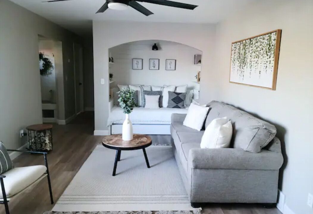 Photo of Livingroom in Howland Corners
