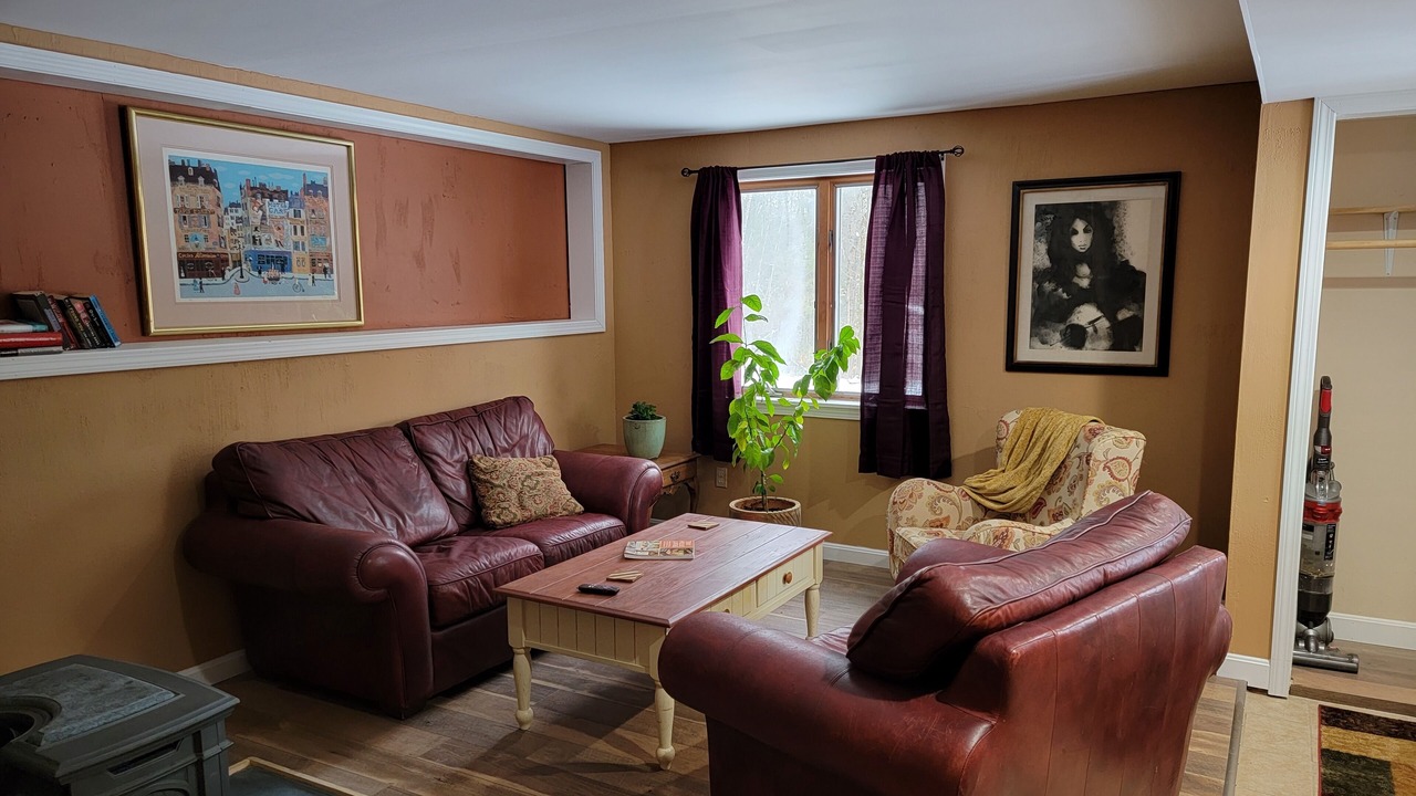 Photo of Livingroom in Munsonville