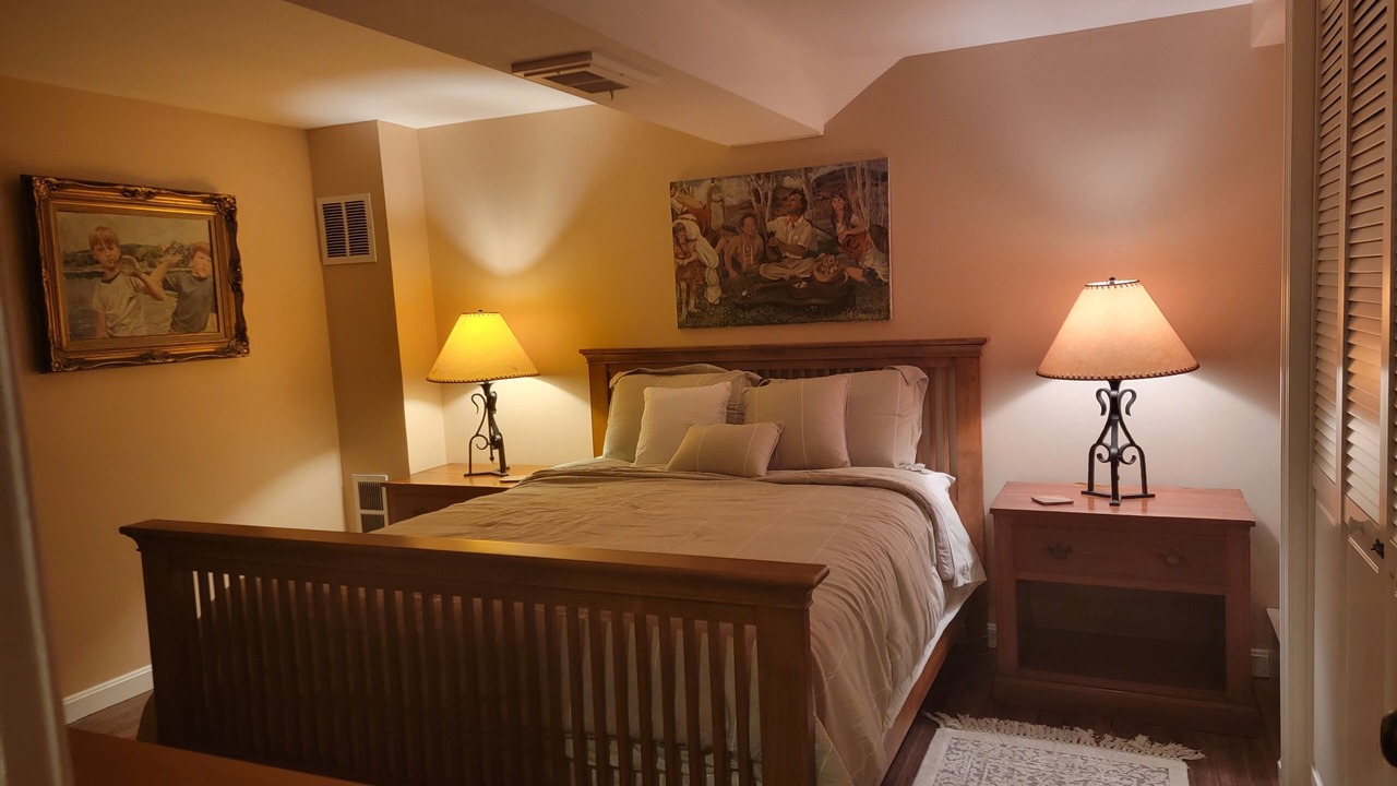 Photo of Bedroom in Munsonville