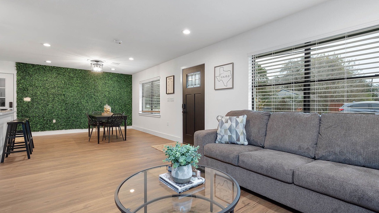 Photo of Livingroom in Hitchcock
