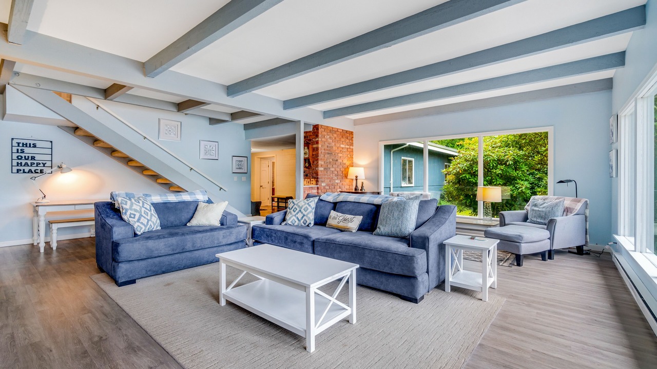 Photo of Livingroom in Dunes City