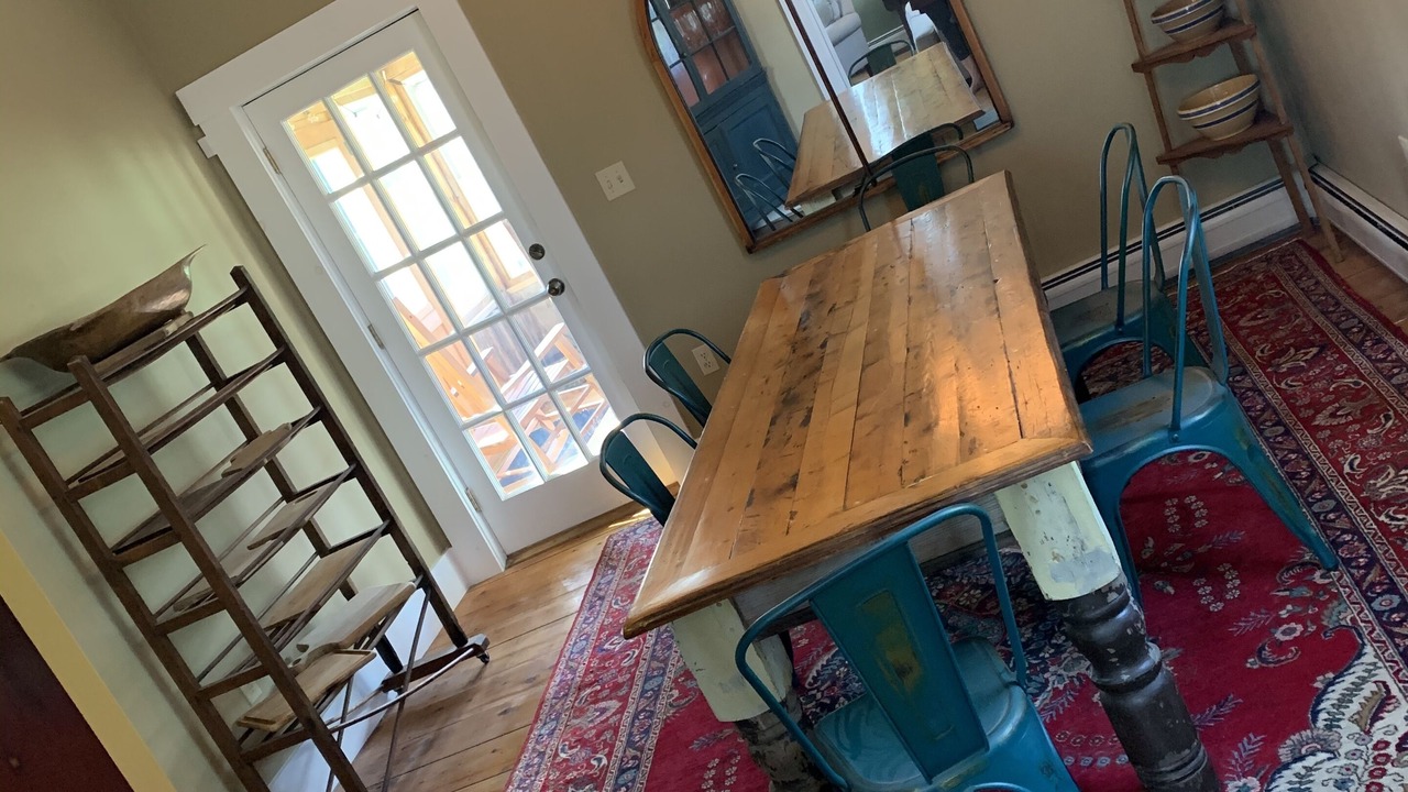Photo of Livingroom in East Burke