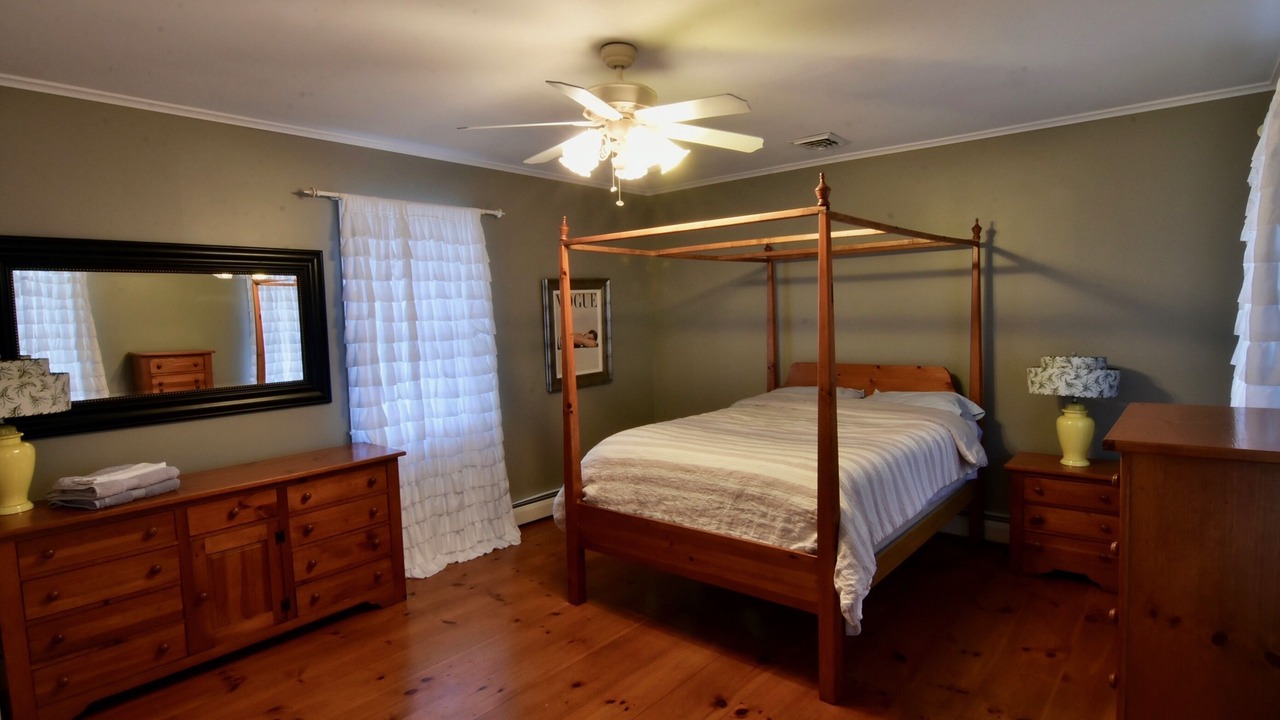 Photo of Bedroom in Saugerties