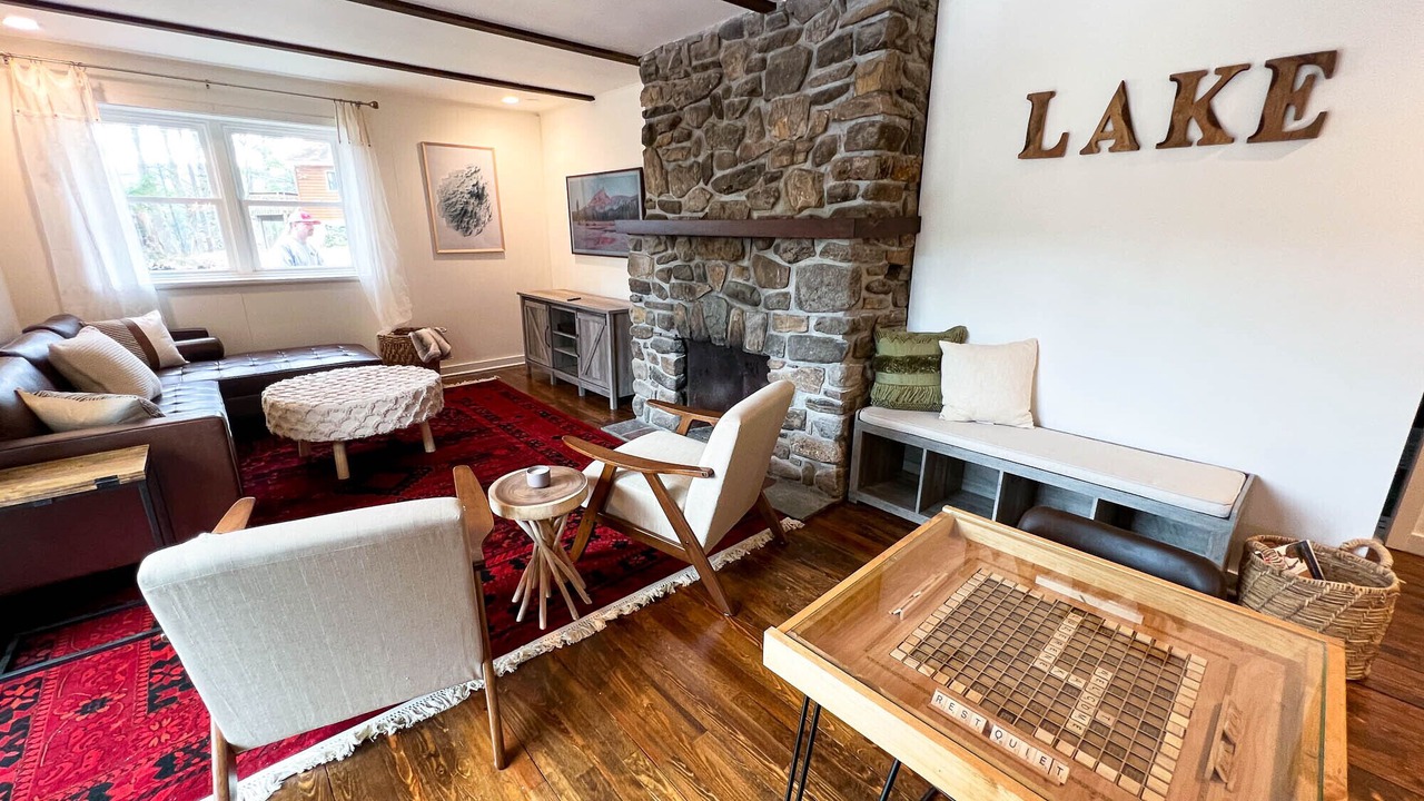 Photo of Livingroom in Lake Luzerne-Hadley