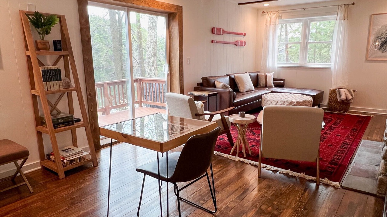 Photo of Livingroom in Lake Luzerne-Hadley