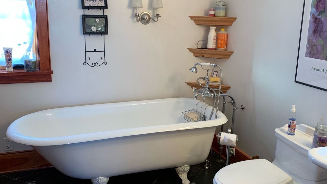 Photo of Bathroom in Warren