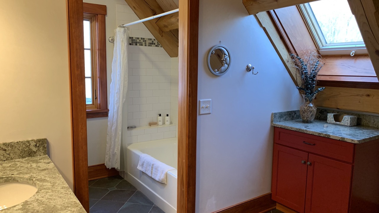 Photo of Bathroom in Warren