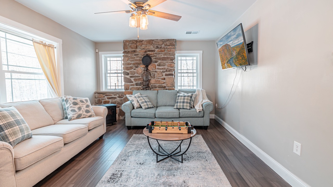 Photo of Livingroom in Tobyhanna
