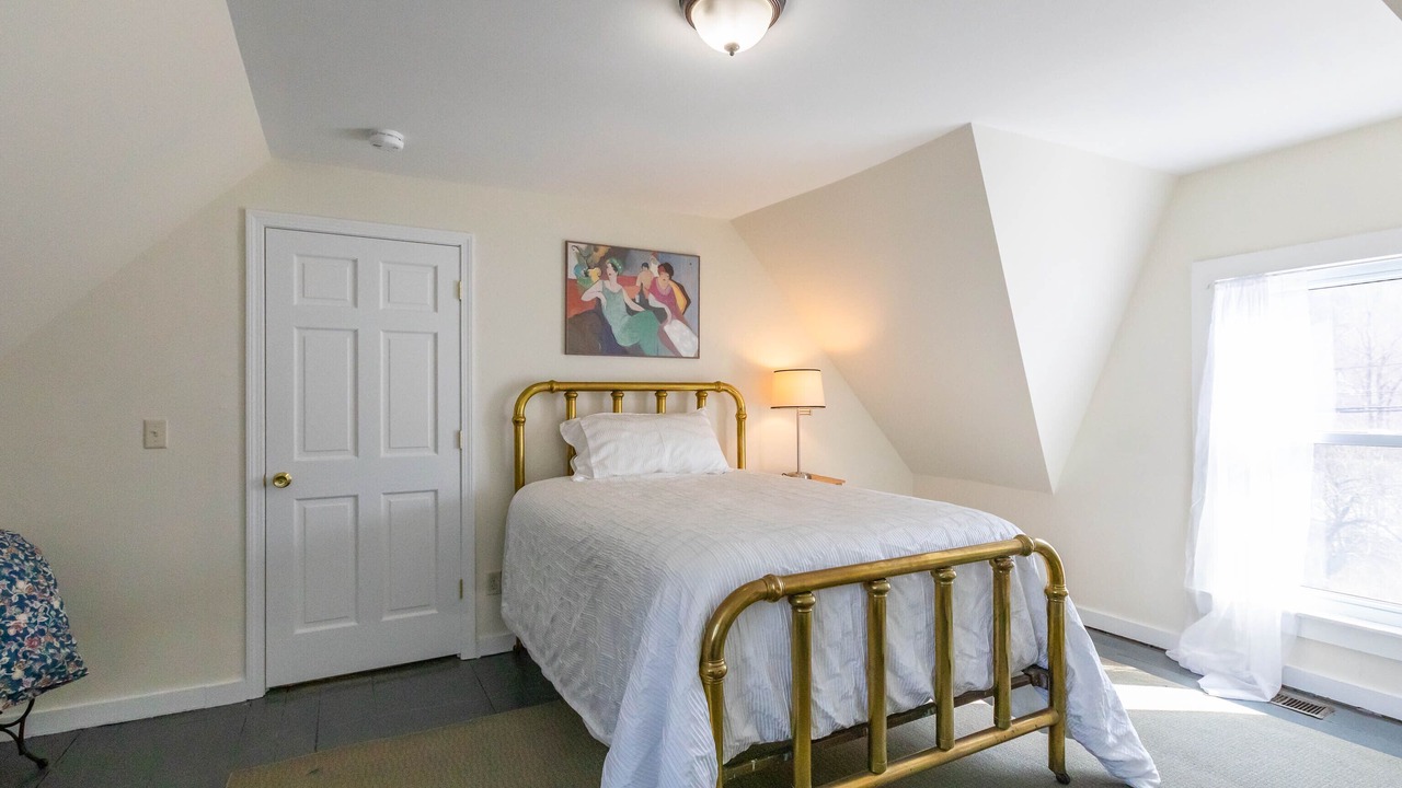 Photo of Bedroom in Sunapee