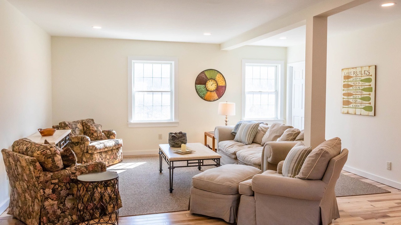 Photo of Livingroom in Sunapee