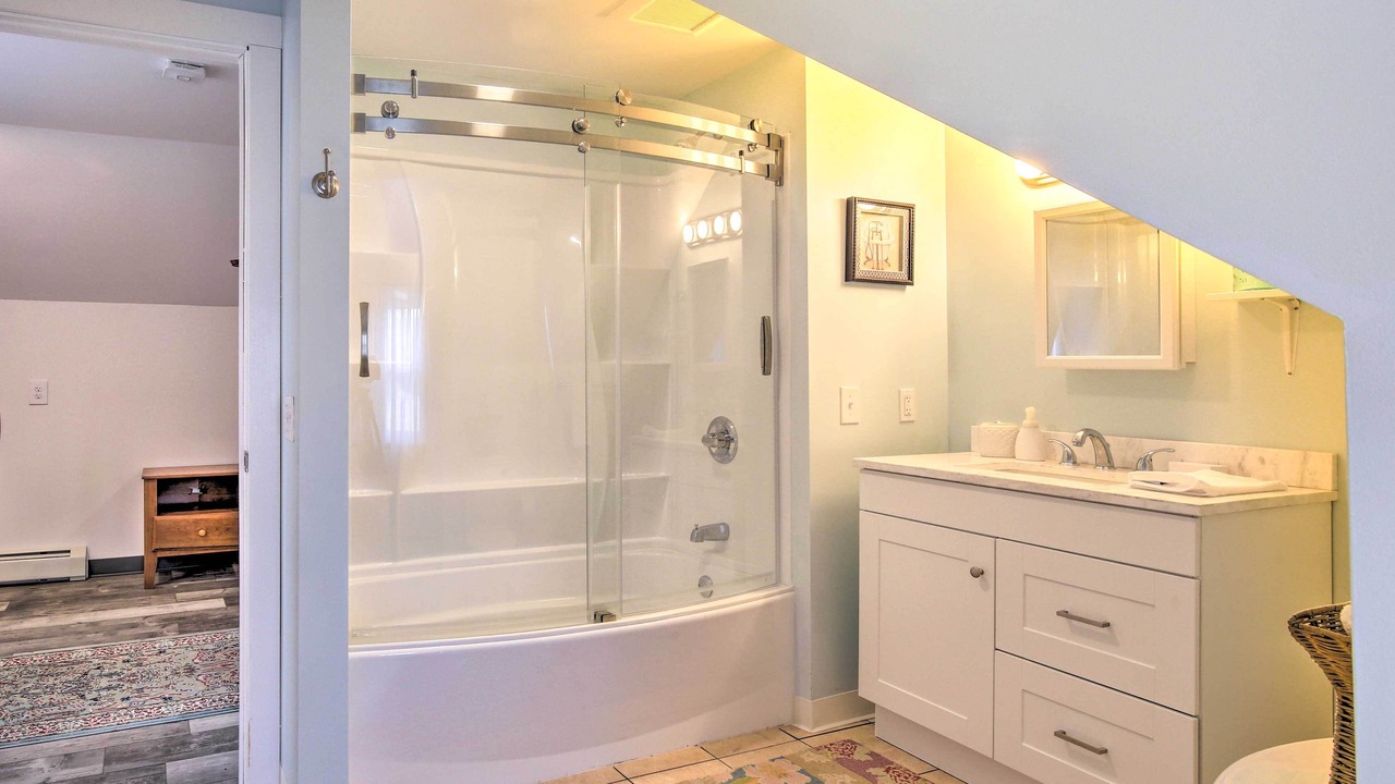 Photo of Bathroom in Hurley
