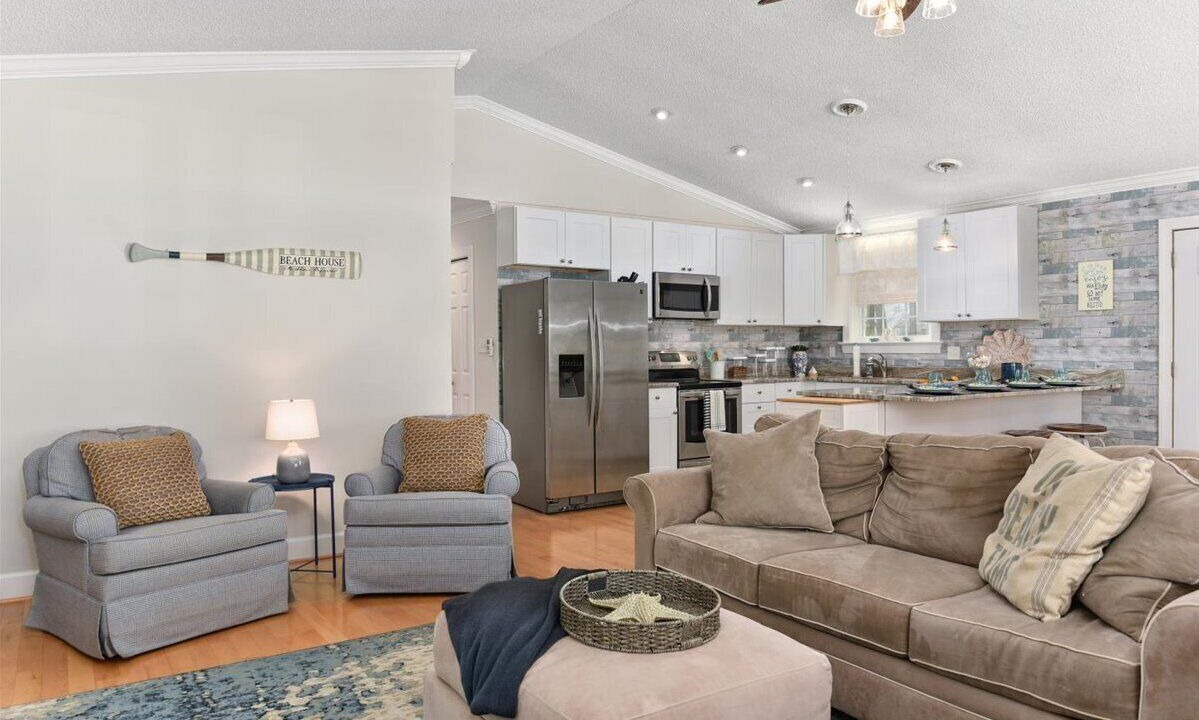 Photo of Livingroom in Caine Woods