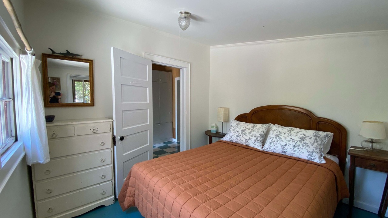 Photo of Bedroom in Lonelyville