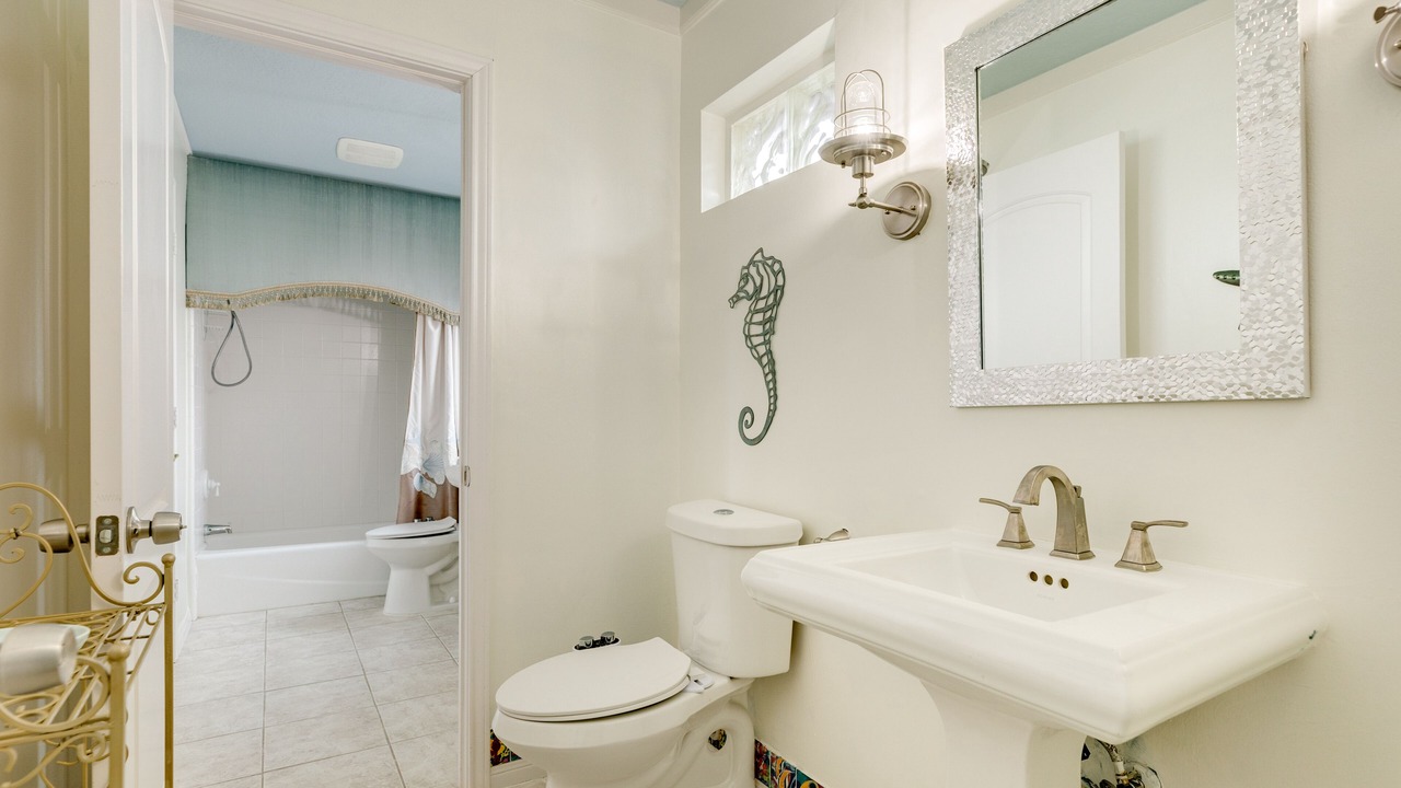 Photo of Bathroom in Sands Of Kahala Beach
