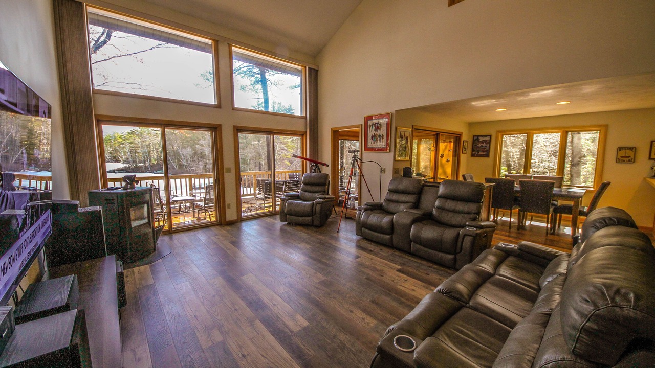 Photo of Livingroom in Moultonborough